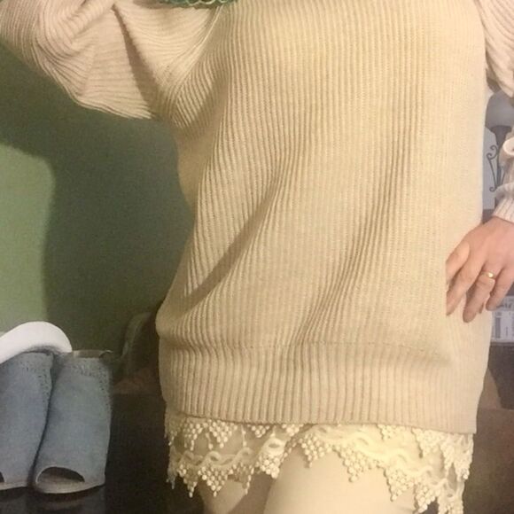 EASEL SANDY” COLD SHOULDER KNIT TOP SIZE MEDIUM LARGE EUC - Picture 5 of 7